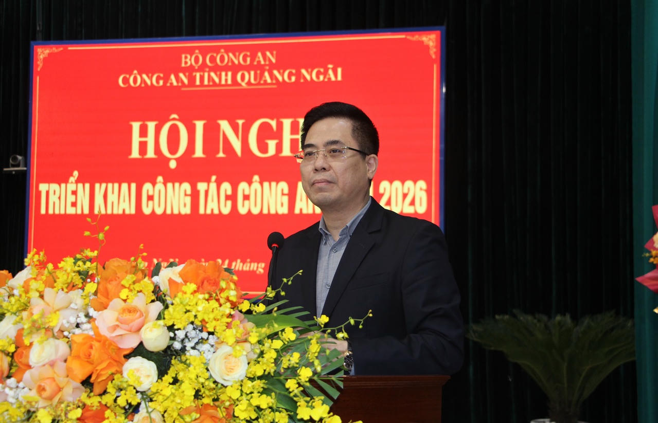 Chủ tịch UBND tỉnh Quảng Ngãi Nguyễn Hoàng Giang phát biểu tại hội nghị.&nbsp;