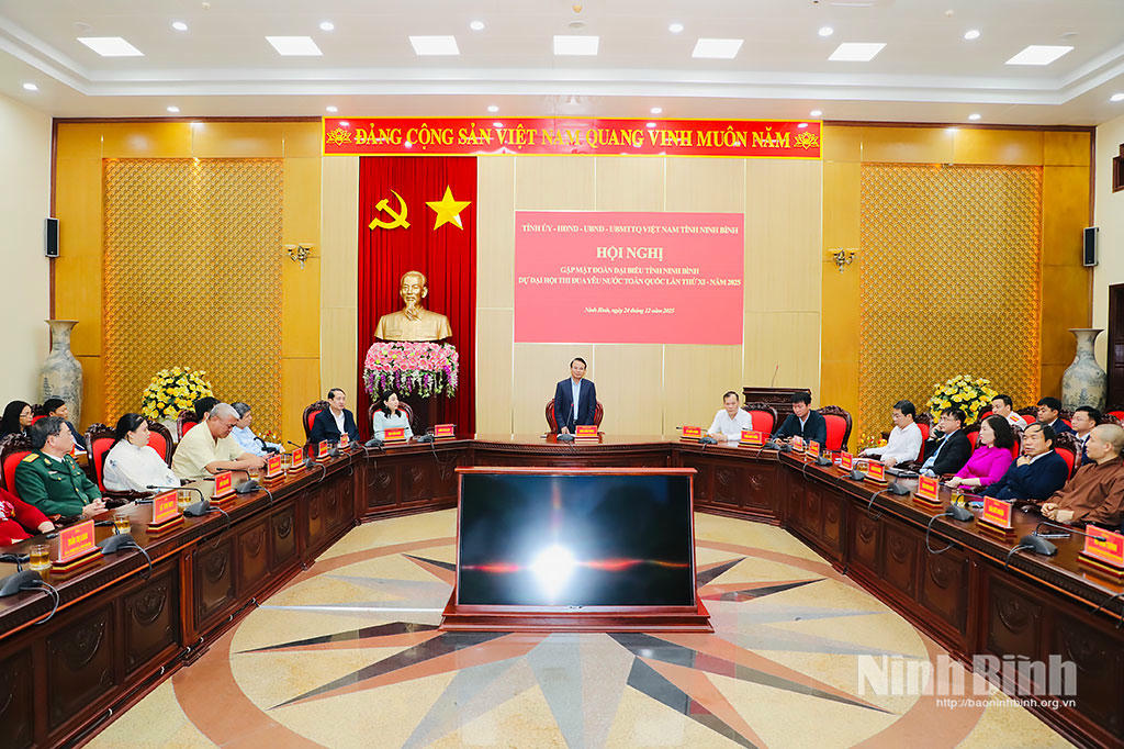 Bí thư Tỉnh ủy Đặng Xuân Phong phát biểu tại hội nghị (Ảnh: Báo Ninh Bình)