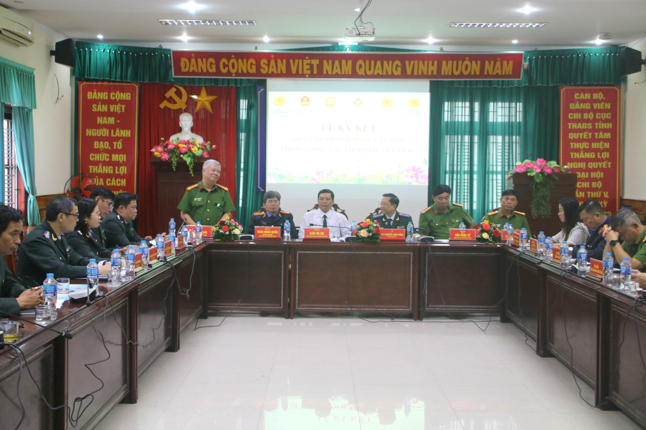  Quang cảnh lễ ký kết.