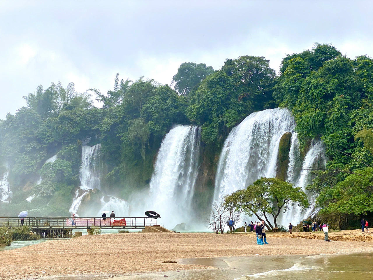 Thác Bản Giốc một địa điểm du lịch nổi tiếng tại Cao Bằng. (Ảnh: Lê Hanh)