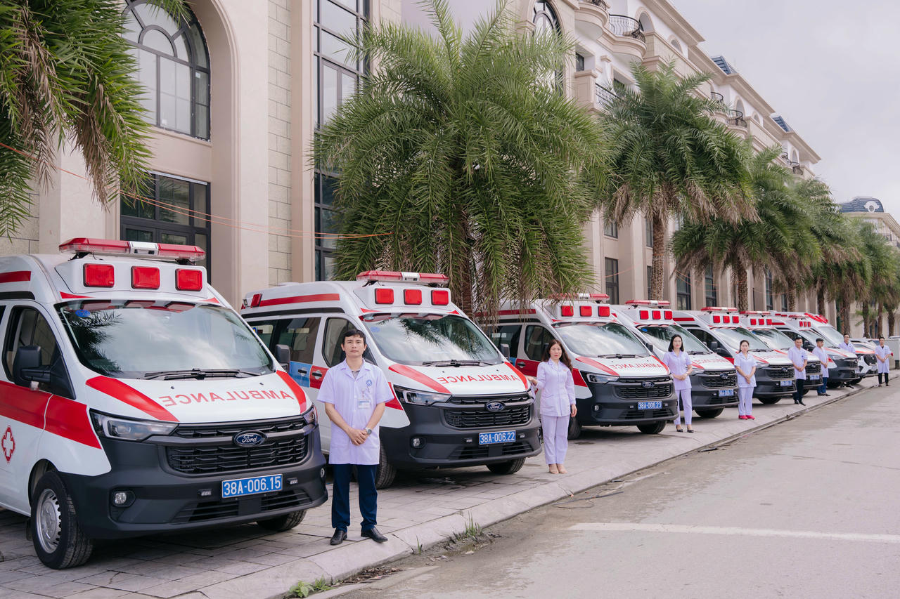 Vingroup hỗ trợ Hà Tĩnh 15 xe cứu thương với trang thiết bị hiện đại cấp cứu ngoại viện