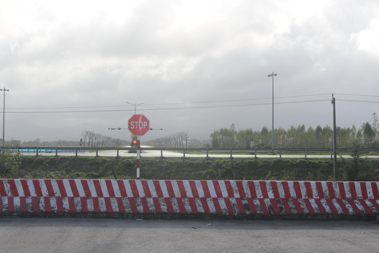 Hạ tầng giao thông chưa đồng bộ tại khu vực nút giao Điện Biên Phủ - Quốc lộ 1 tuyến tránh Đồng Hới.