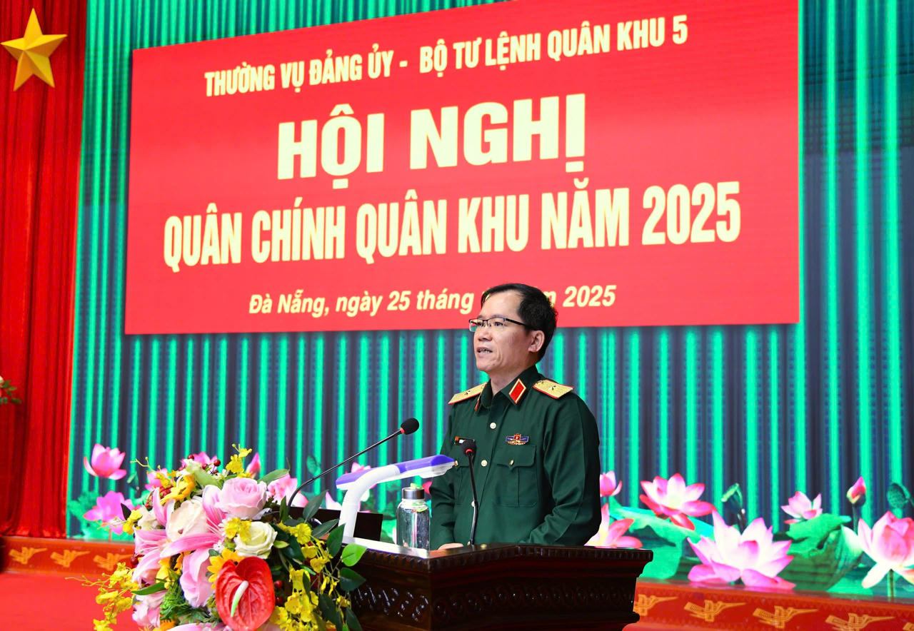 Thiếu tướng Lương Đình Chung, Chính ủy Quân khu 5 phát động Phong trào thi đua Quyết thắng năm 2026.