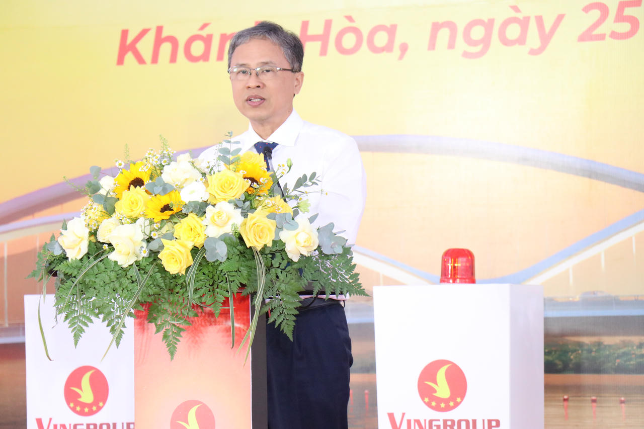 Ông Trần Hòa Nam, Phó Chủ tịch UBND tỉnh Khánh Hòa phát biểu tại buổi lễ khởi công.