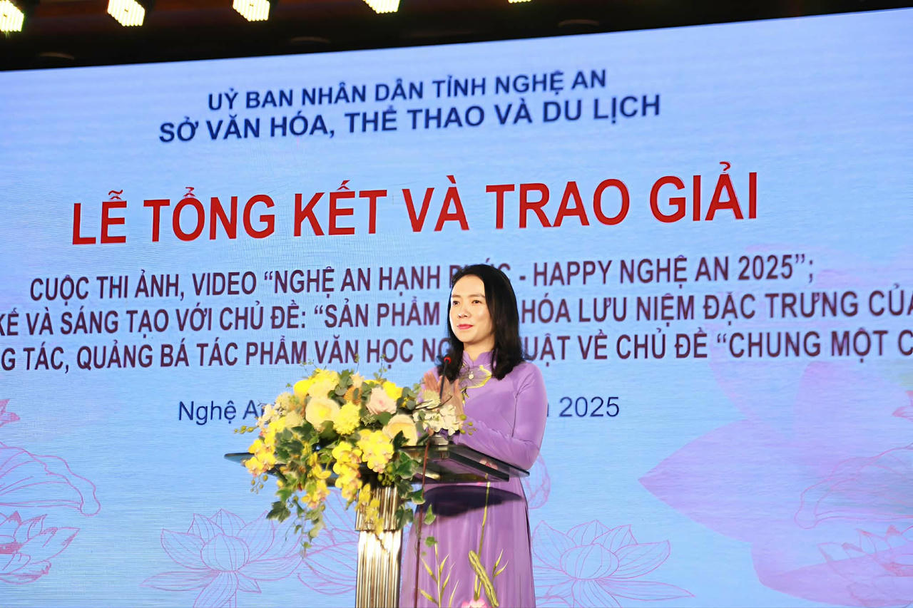 Giám đốc Sở VHTTDL Nghệ An Trần Thị Mỹ Hạnh phát biểu tại buổi lễ. Ảnh: Vũ Đồng