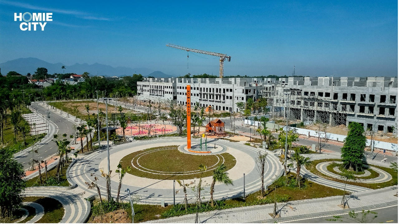 Công viên ven suối và sân thể thao, khu vui chơi ngoài trời tại Homie City