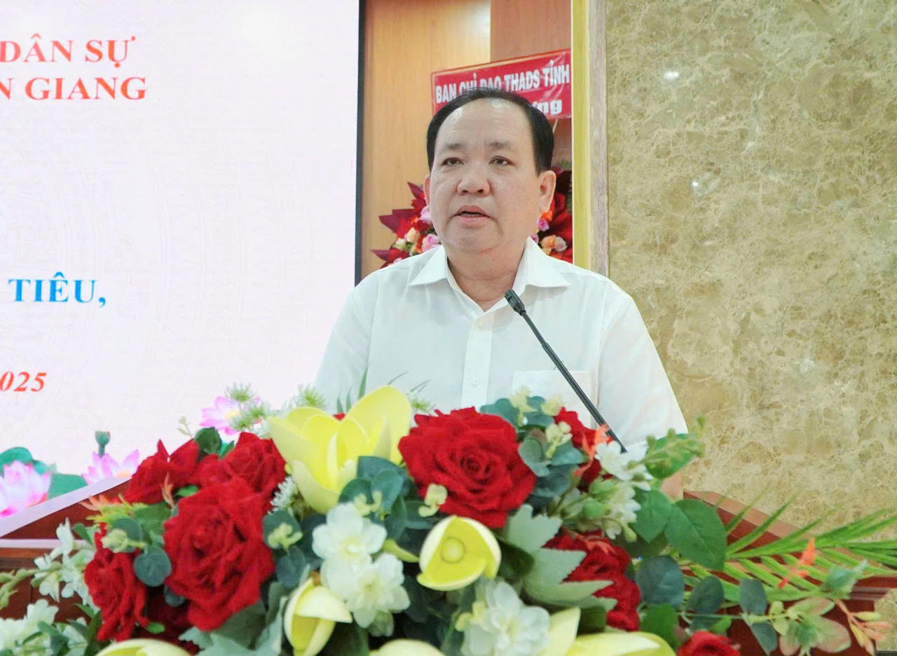 Phó Chủ tịch Thường trực UBND tỉnh An Giang Nguyễn Thanh Phong phát biểu tại Hội nghị