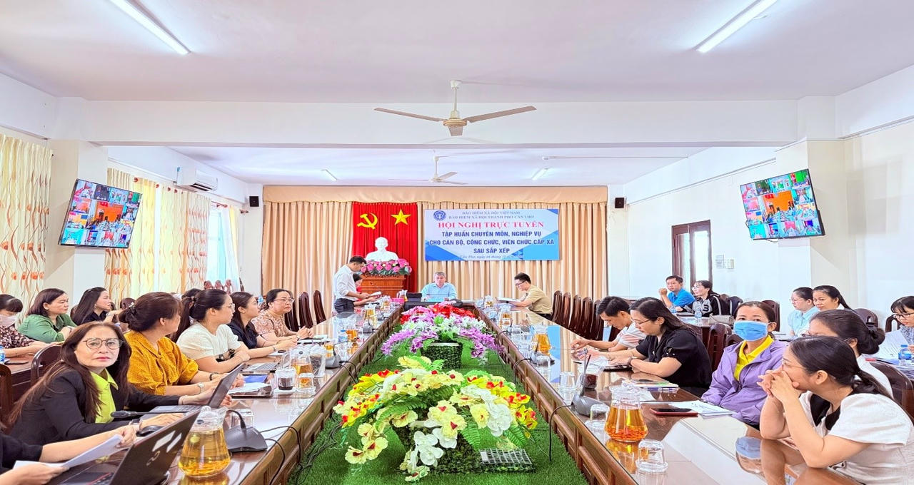 BHXH thành phố tổ chức tập huấn chuyên môn, nghiệp vụ cho cán bộ, công chức, viên chức cấp xã sau sắp xếp.