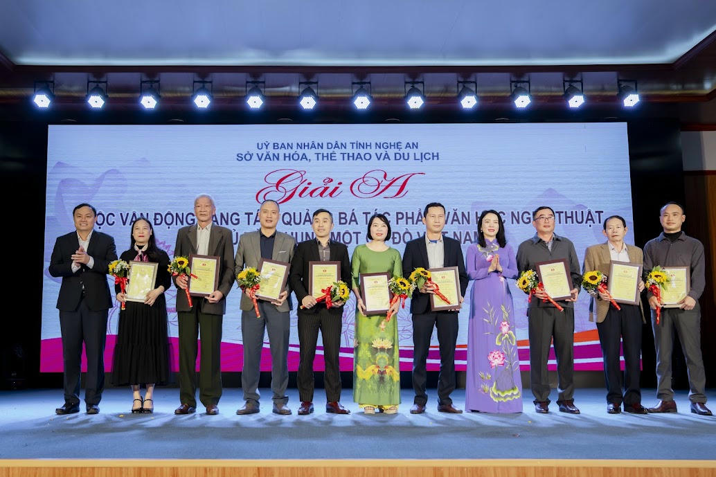 Trao giải các cuộc thi sáng tác tiêu biểu năm 2025: Khát vọng lan tỏa bản sắc văn hóa xứ Nghệ