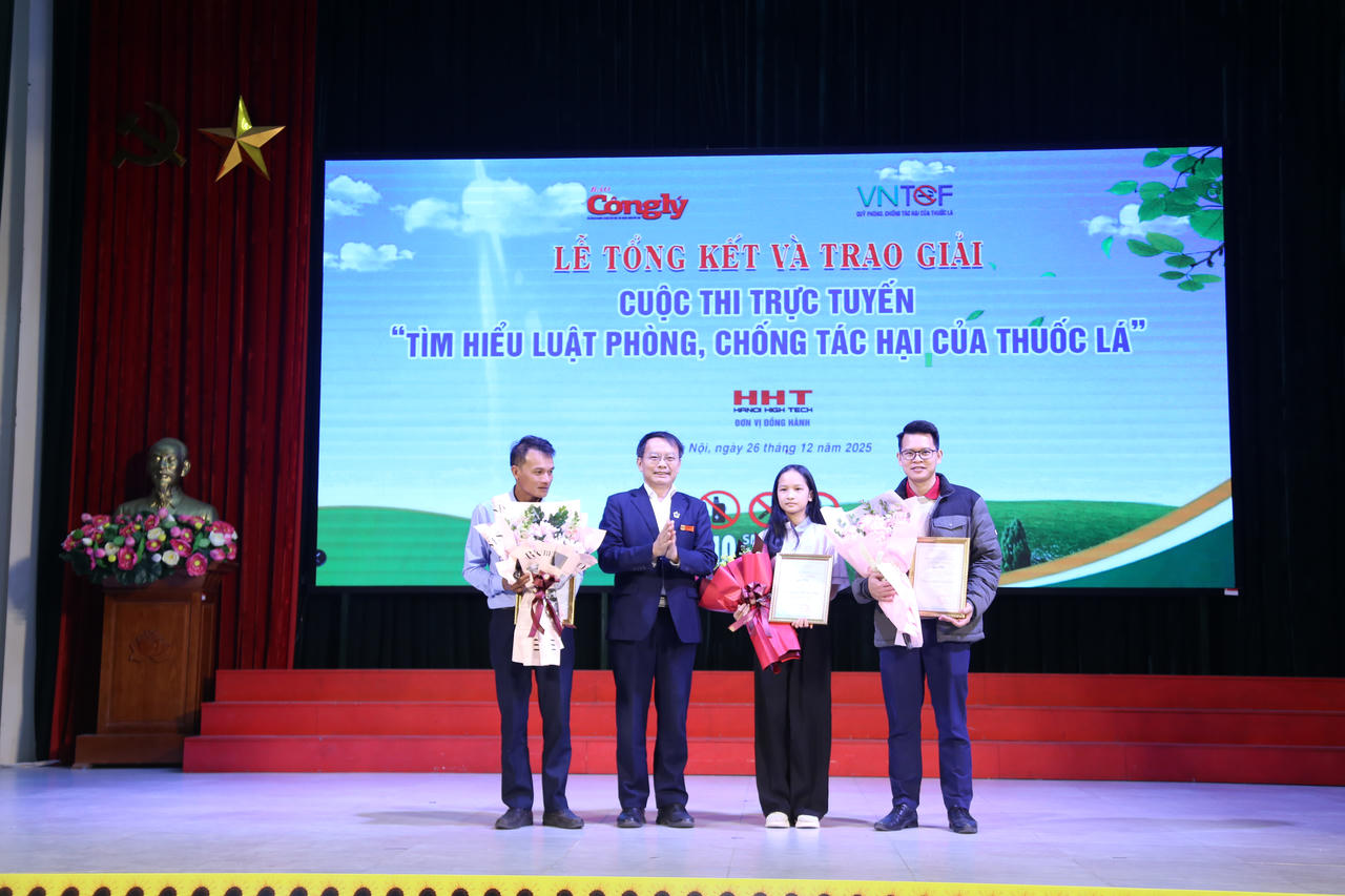 Giải nhì cá nhân&nbsp;thành tích xuất sắc