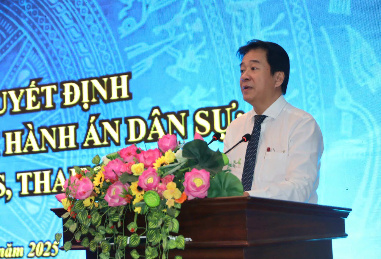 Phó Chủ tịch Thường trực Nguyễn Long Biên phát biểu tại Hội nghị.