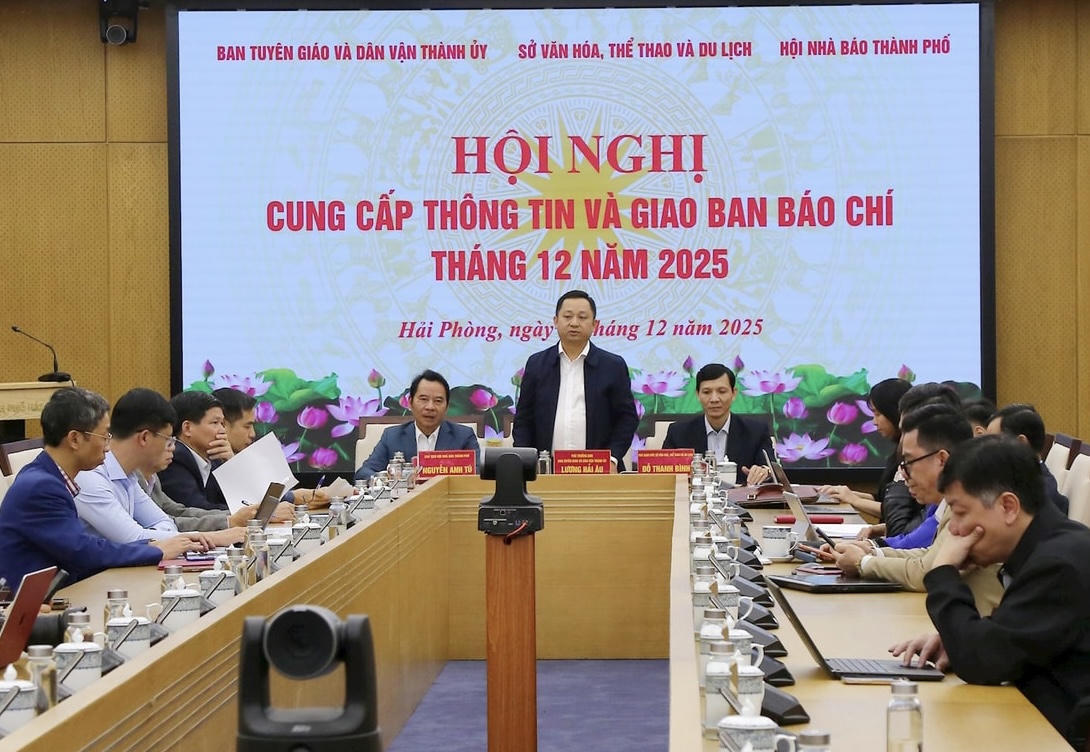 Quang cảnh Hội nghị cung cấp thông tin và giao ban báo chí chiều 26/12.