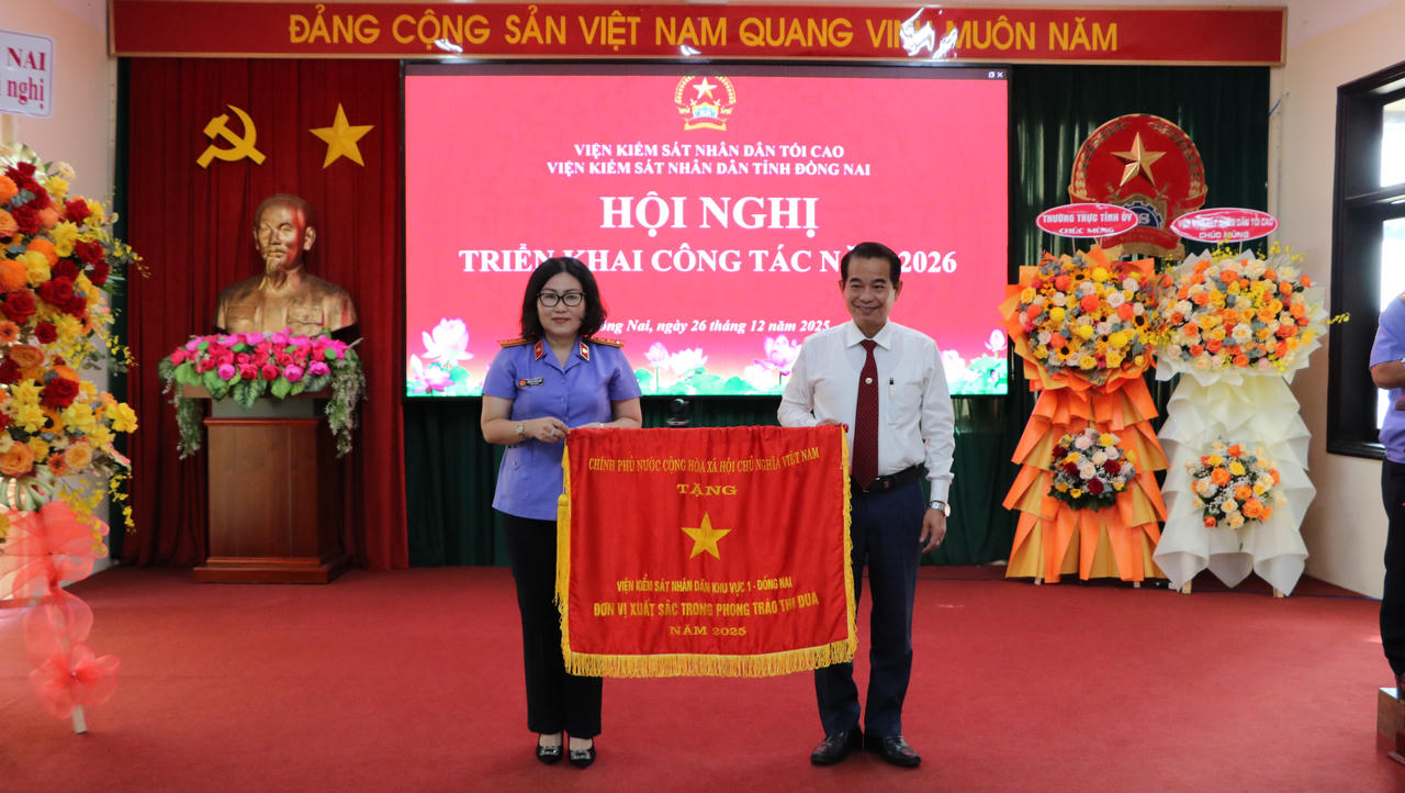 Công bố và trao khen thưởng thành tích năm 2025 cho các cá nhân, tập thể 