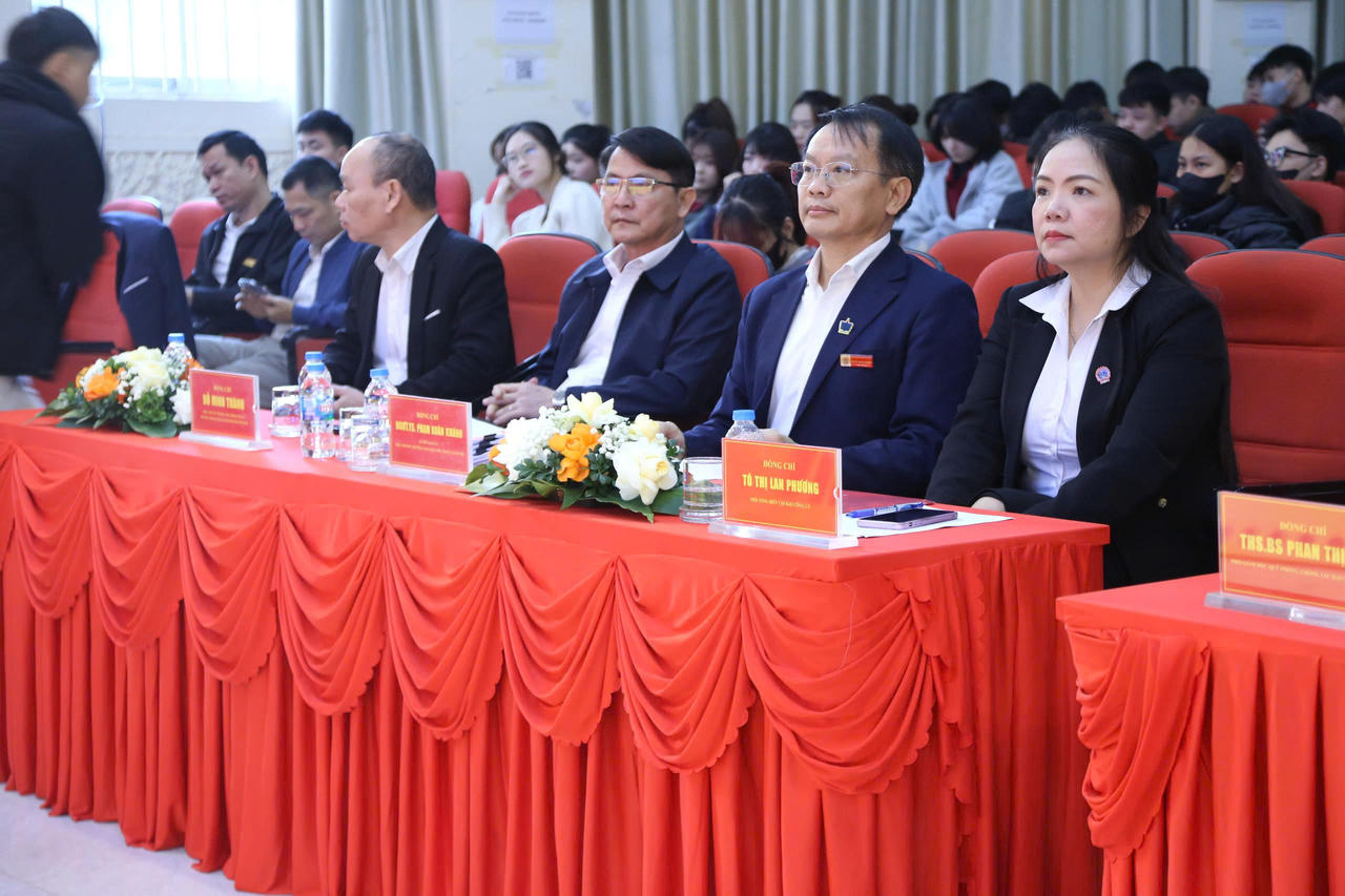 Ban tổ chức cuộc thi&nbsp;thi trực tuyến “Tìm hiểu Luật Phòng, chống tác hại của thuốc lá” 