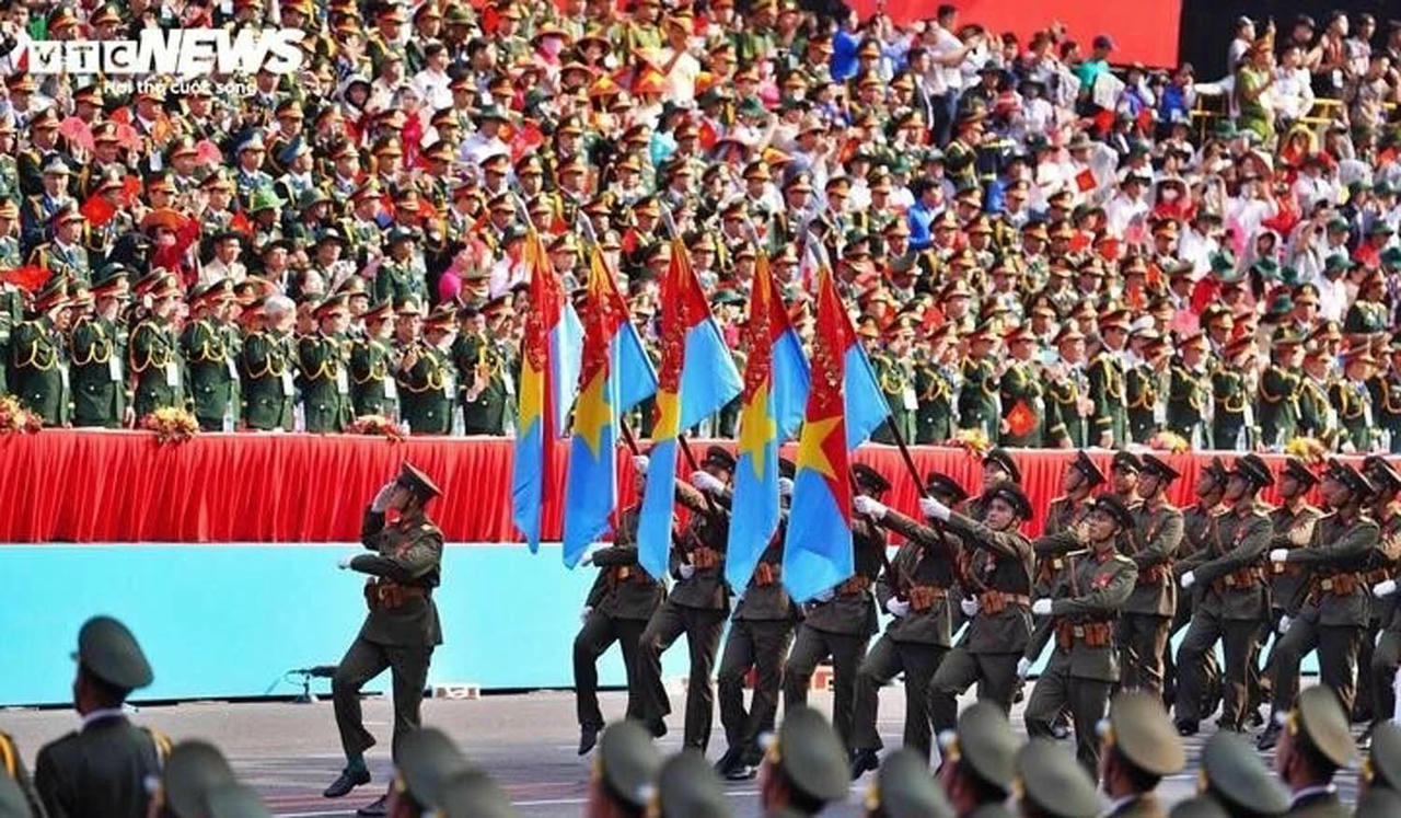 Lễ diễu binh, diễu hành kỷ niệm 50 năm Giải phóng miền Nam, thống nhất đất nước. (Ảnh: Lương Ý)