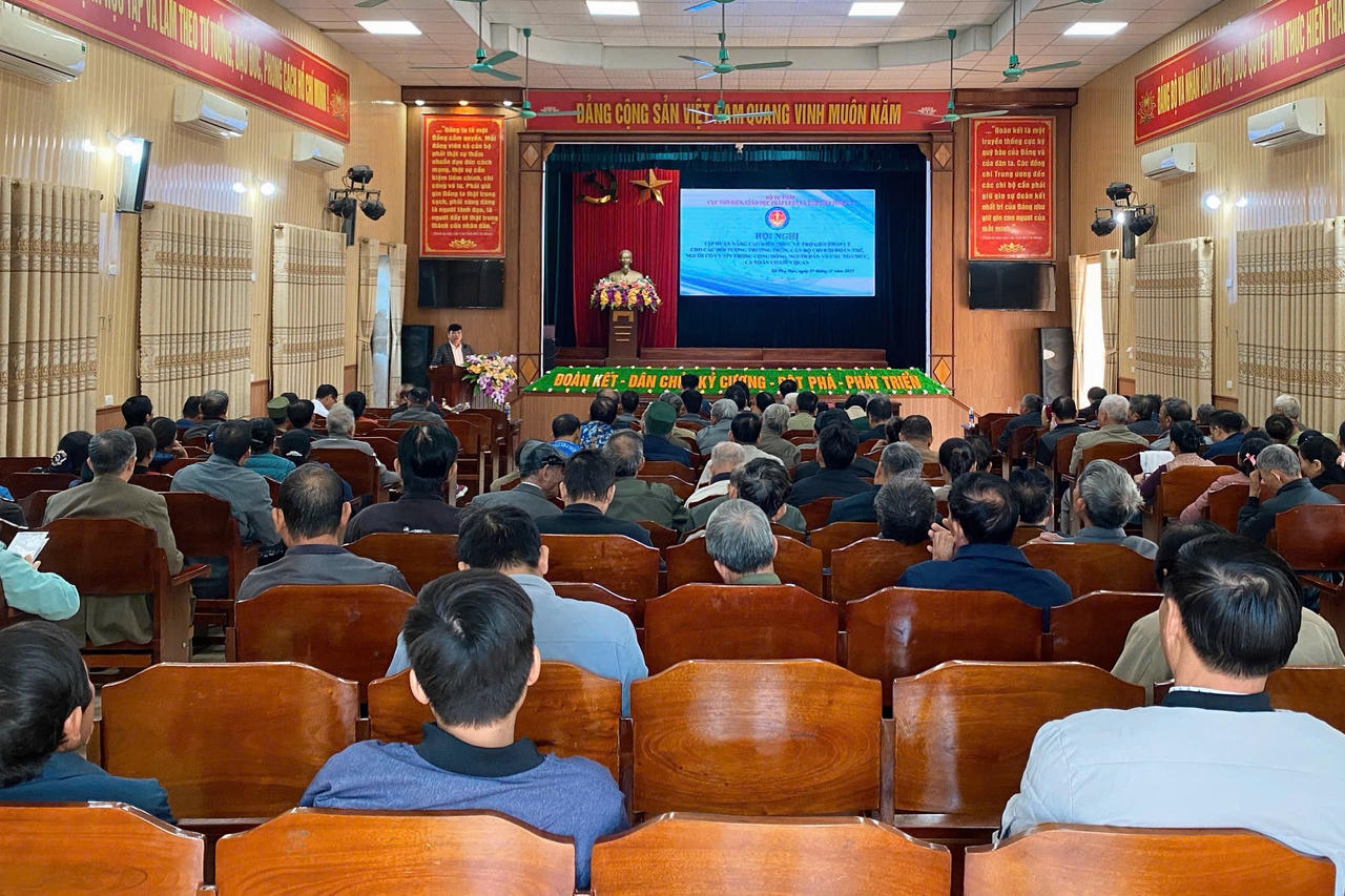 Nâng cao kiến thức về trợ giúp pháp lý cho trưởng thôn, người có uy tín trong cộng đồng