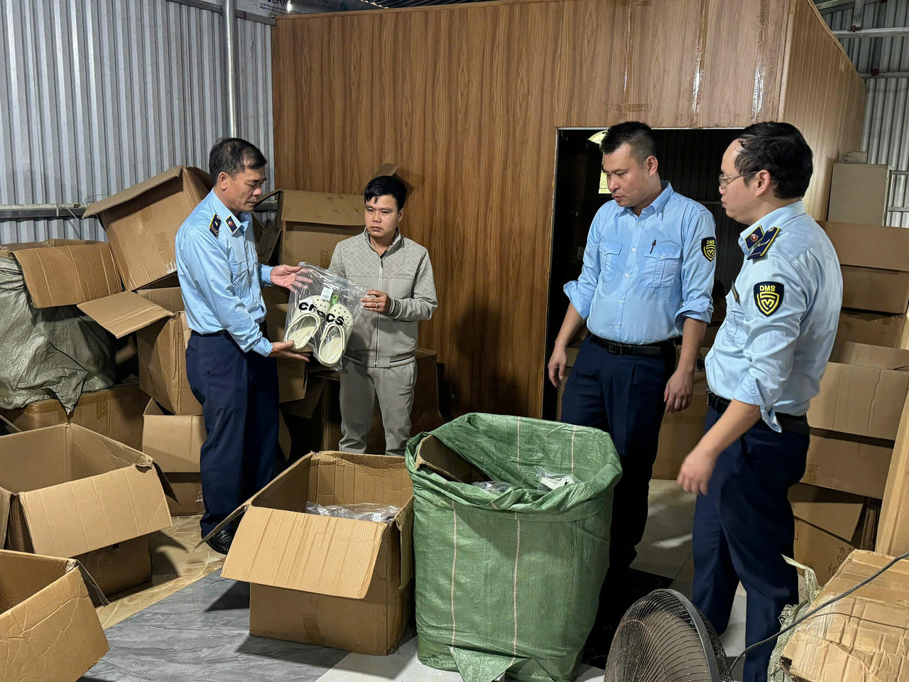 Tiếp tục sát sao quản lý, kiểm soát kinh doanh thương mại điện tử