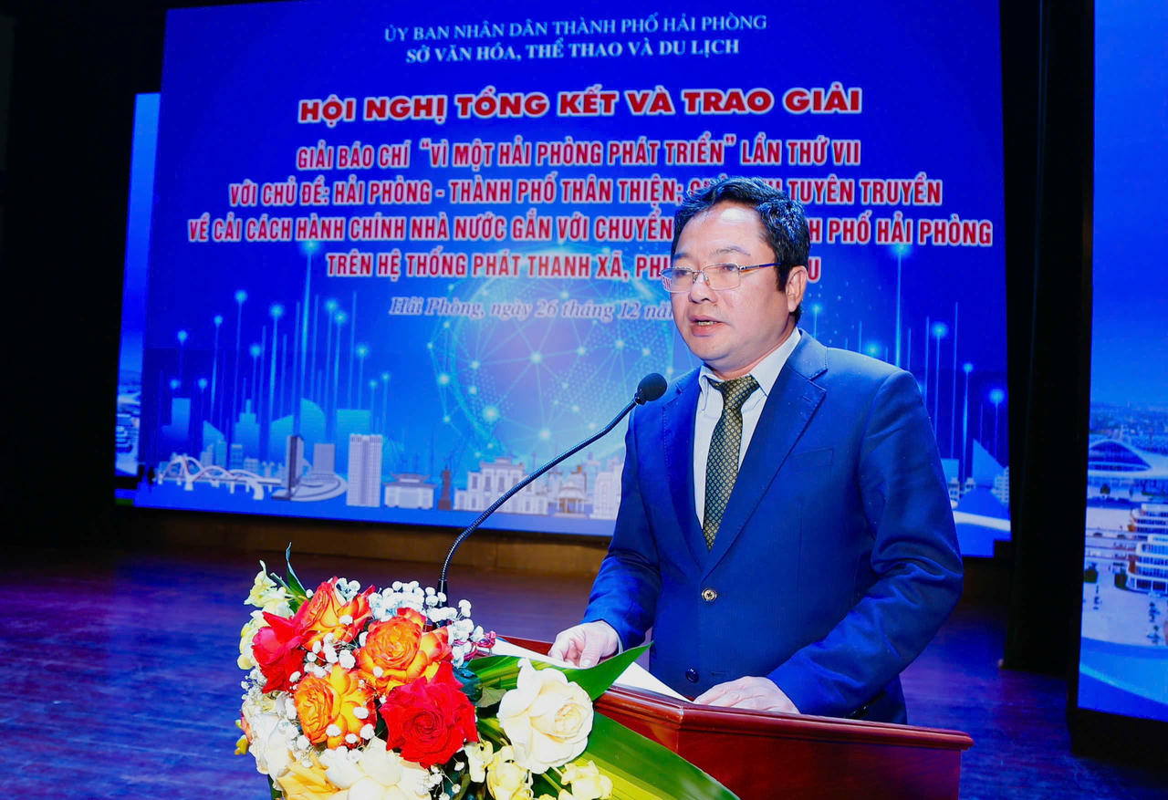 Giám&nbsp; đốc Sở&nbsp;Văn hóa, Thể thao và Du lịch TP Hải Phòng Nguyễn Thành Trung phát biểu tại hội nghị.