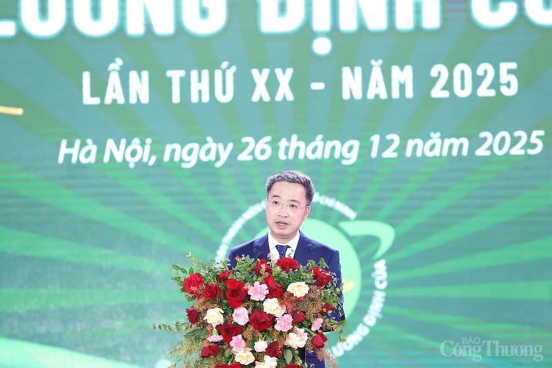 Ông Nguyễn Tường Lâm - Bí thư Trung ương Đoàn, Chủ tịch Hội Liên hiệp Thanh niên Việt Nam phát biểu tại lễ trao giải
