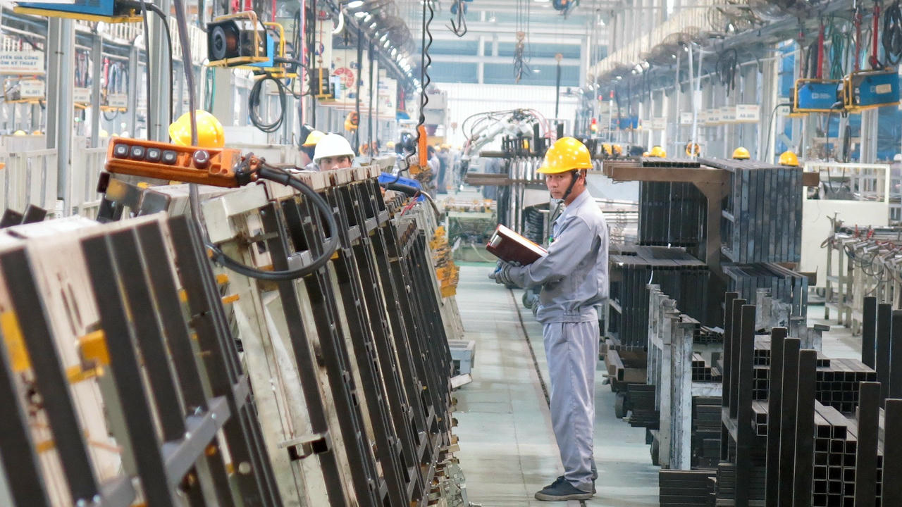 Doanh nghiệp ở TP Đà Nẵng báo cáo mức thưởng Tết Nguyên đán 2026 dự kiến cao nhất hơn 368 triệu đồng, thấp nhất 100.000 đồng.