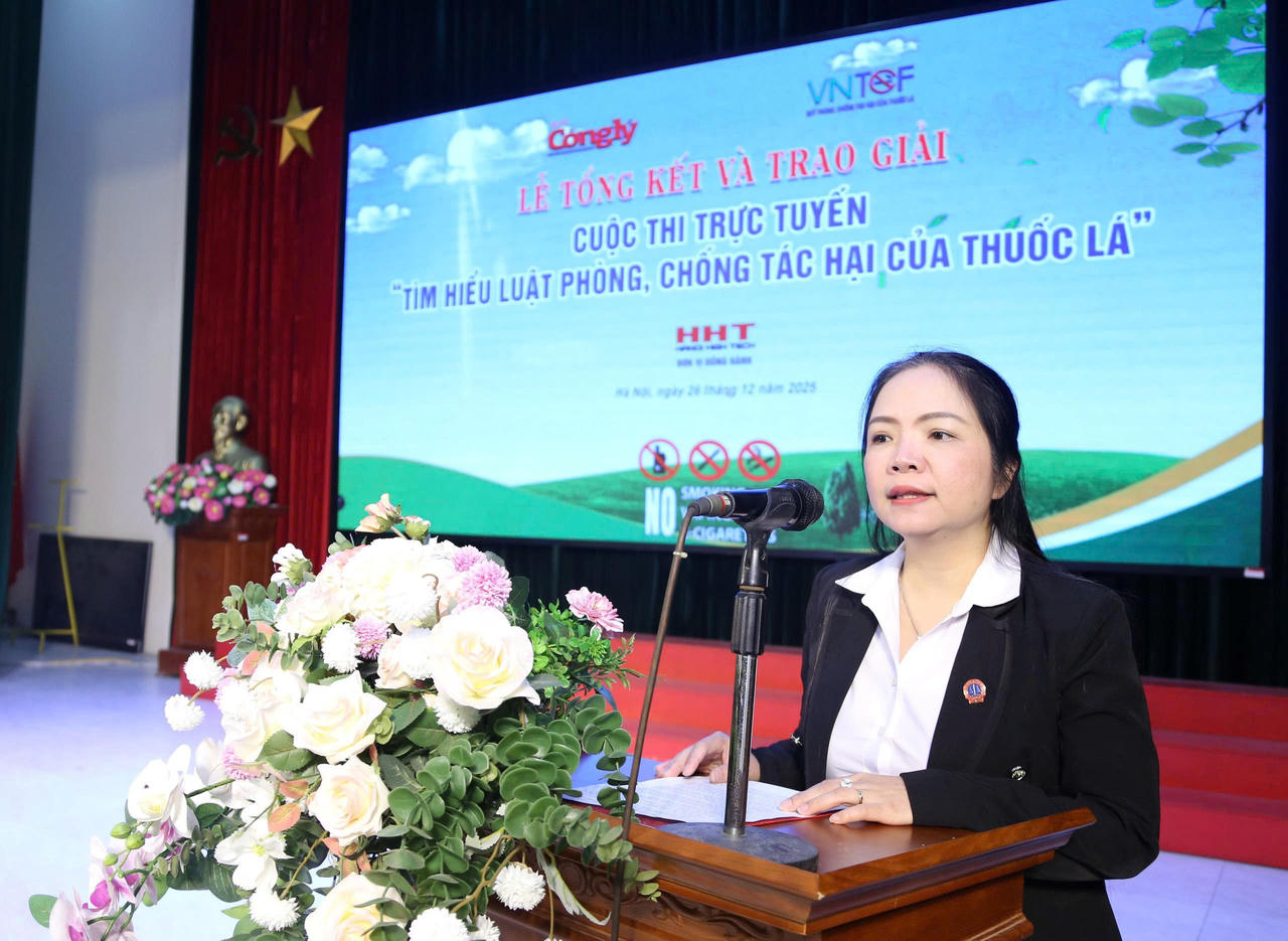 Bà Tô Thị Lan Phương - Phó Tổng Biên tập Báo Công lý phát biểu tại buổi lễ&nbsp;