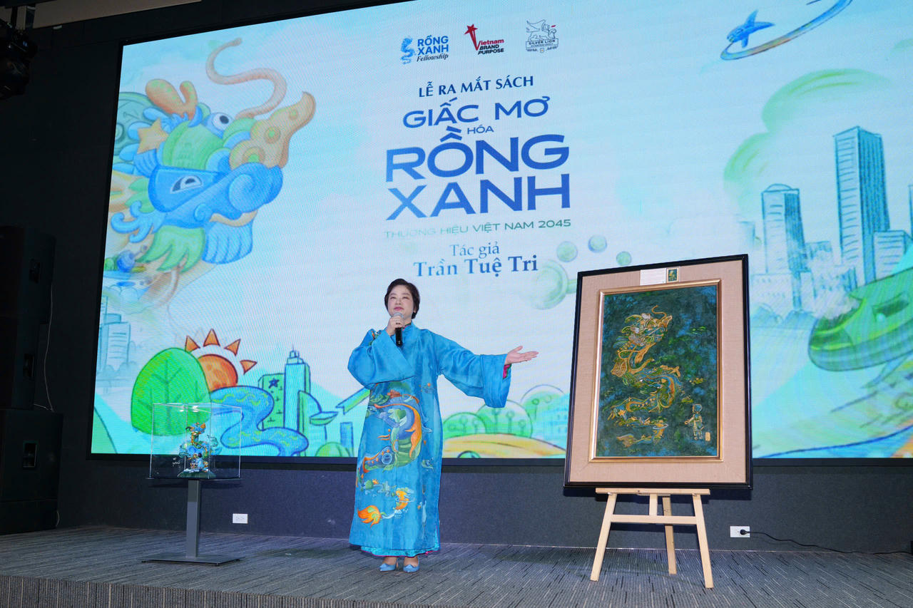 Tác giả Trần Tuệ Tri ra mắt sách 'Giấc mơ hoá rồng xanh – Thương hiệu Việt Nam 2045'