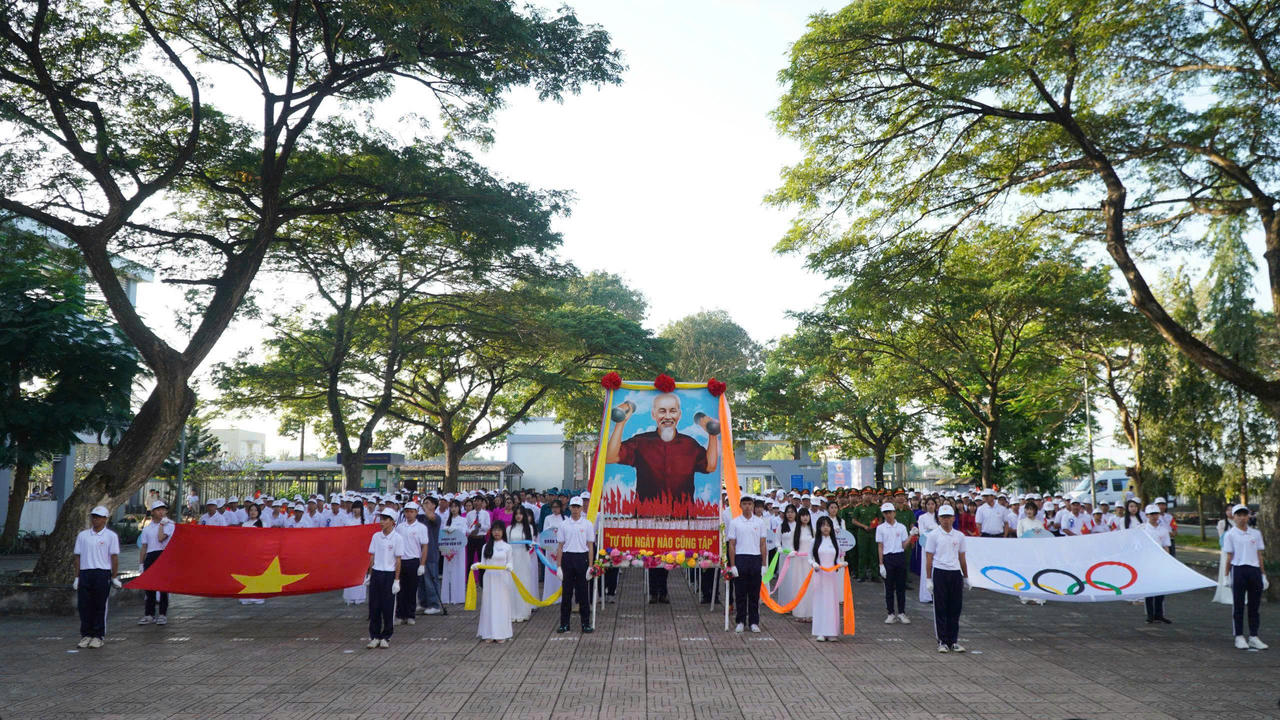 Hơn 800 vận động viên dự khai mạc Đại hội Thể dục Thể thao xã Xuân Sơn (TP HCM)