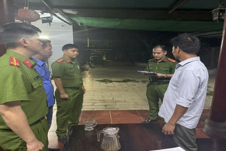 Bắt tạm giam giám đốc công ty nông nghiệp công nghệ cao để điều tra hành vi lừa đảo