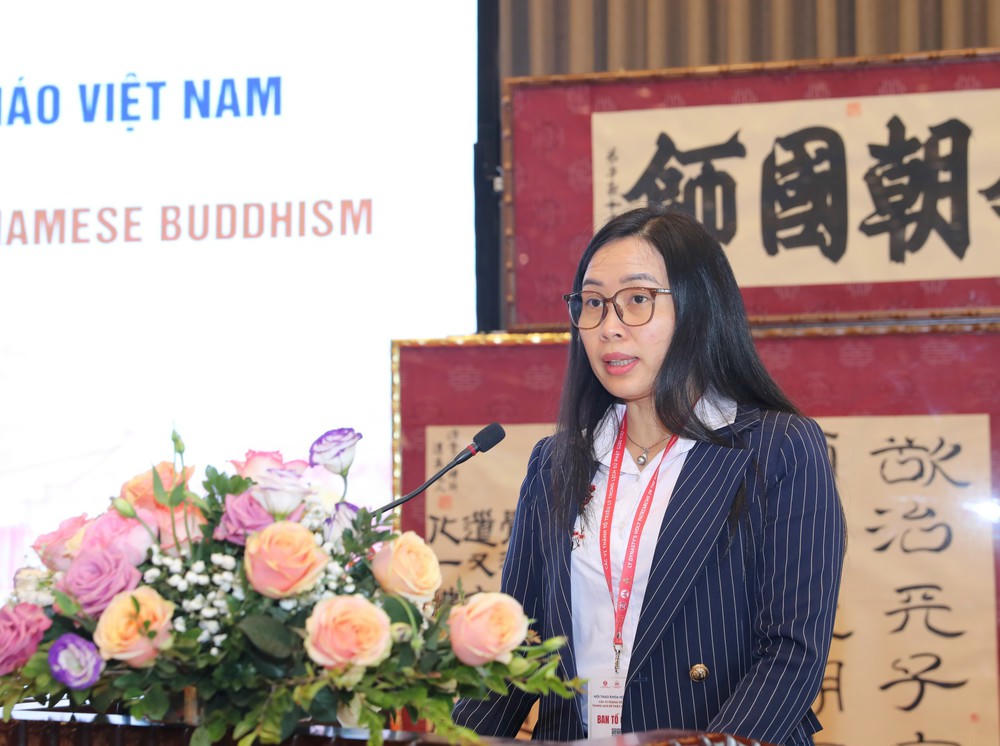 Bà Vũ Thanh Lịch - Phó Giám đốc Sở Văn hóa, Thể thao và Du lịch tỉnh Ninh Bình phát biểu tại Hội thảo.