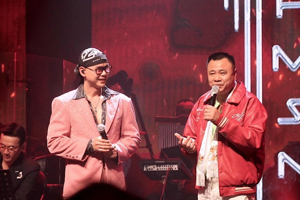 Phan Đinh Tùng mời các 'Anh Tài' cùng góp giọng trong 'Đinh show'