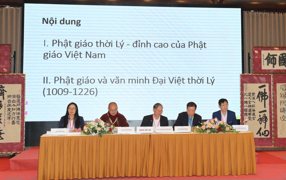 Đoàn chủ trì Hội thảo&nbsp;khoa học quốc tế với chủ đề “Các vị Thánh tổ triều Lý trong lịch sử Phật giáo Việt Nam”.
