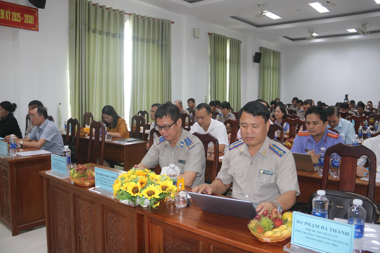 Hội nghị có sự tham gia của lãnh đạo các Sở, ban, ngành liên quan