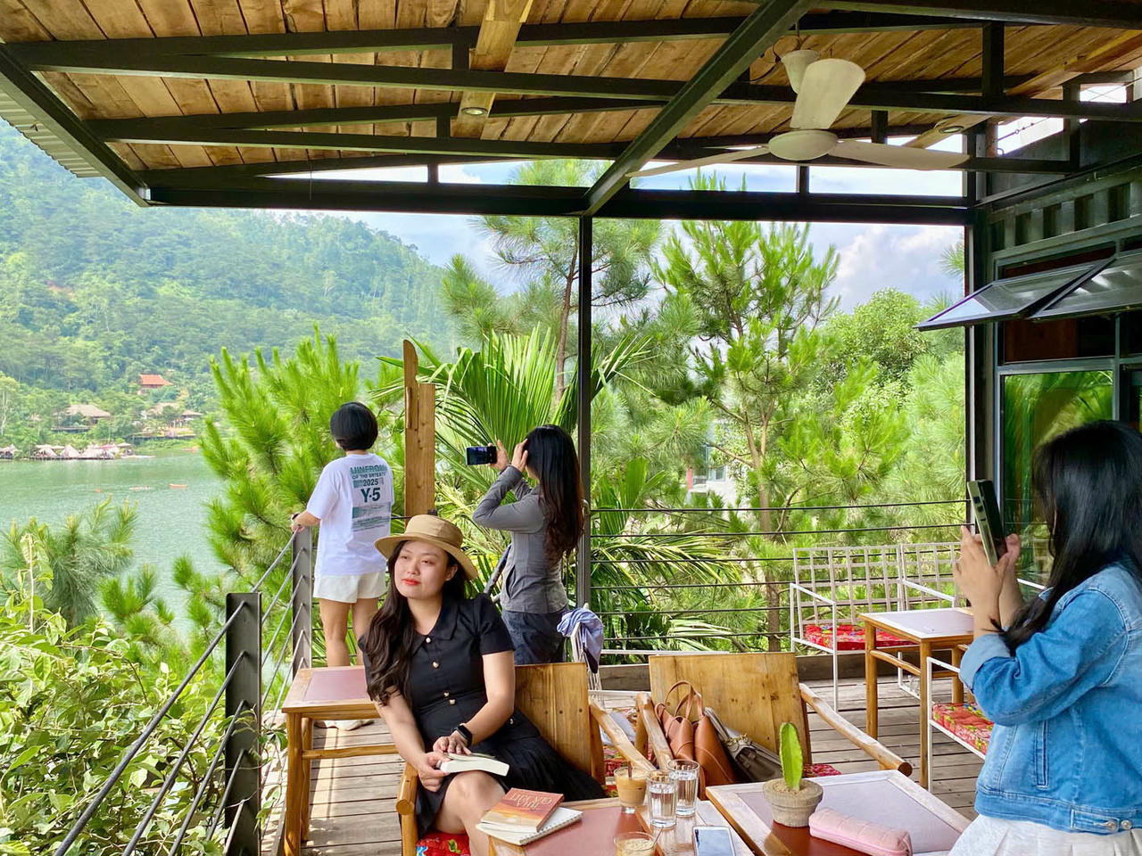 Xu hướng “đi gần - chơi thoải mái - nghỉ chất lượng” của du khách trong dịp đầu năm mới. 