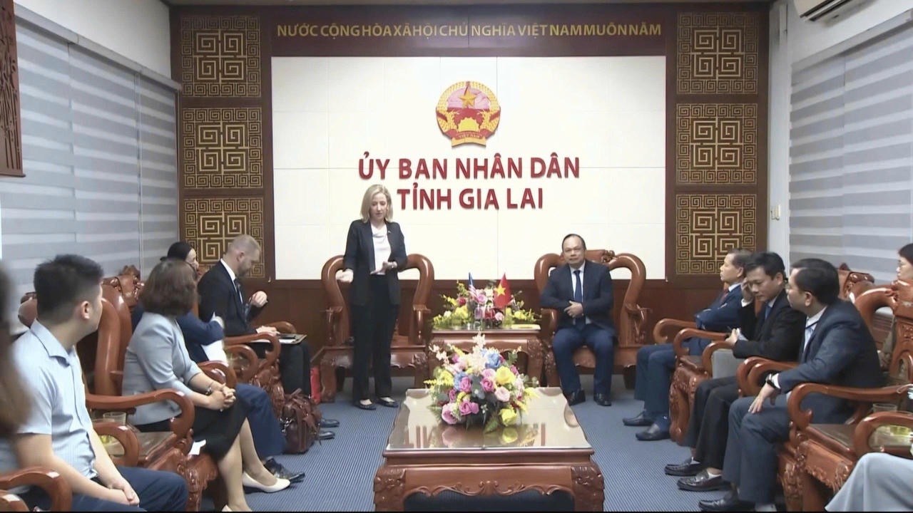 Toàn cảnh lễ tiếp nhận.