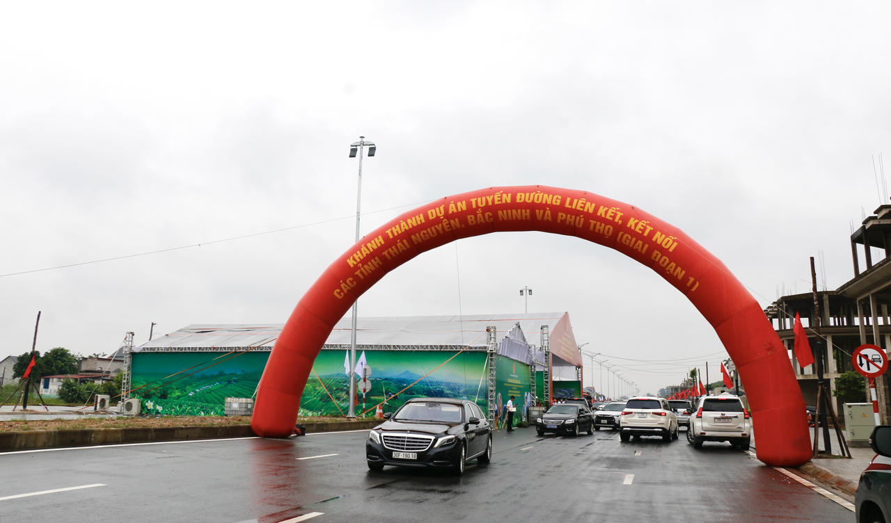 Tuyến đường liên kết kết nối Thái Nguyên - Bắc Giang - Vĩnh Khánh thành giai đoạn 1. (Ảnh: Lê Hanh)