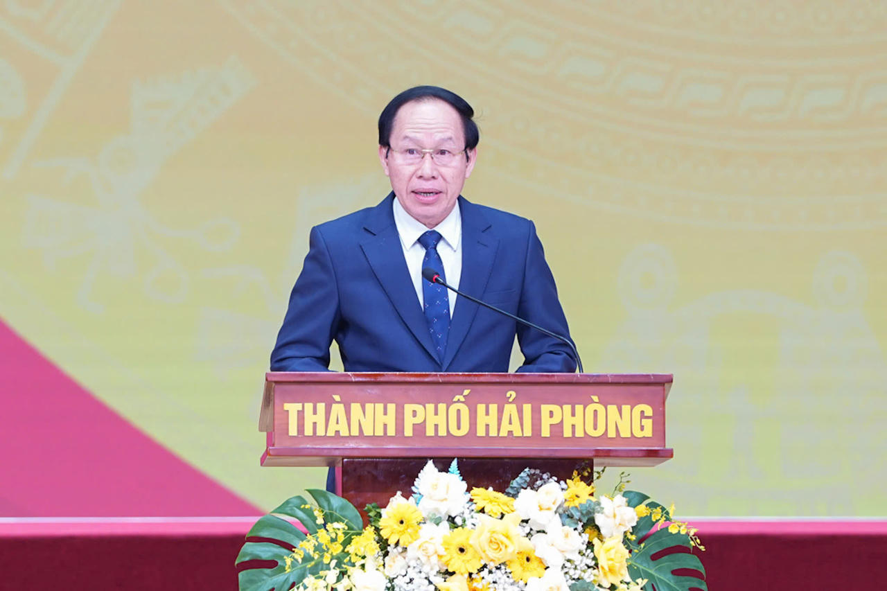 Bí thư Thành ủy Lê Tiến Châu phát biểu tại buổi lễ.