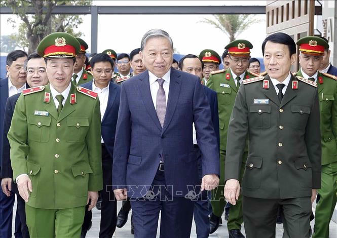 Tổng Bí thư Tô Lâm đến thăm, làm việc tại Trung tâm Dữ liệu quốc gia số 1. Ảnh: Thống Nhất/TTXVN