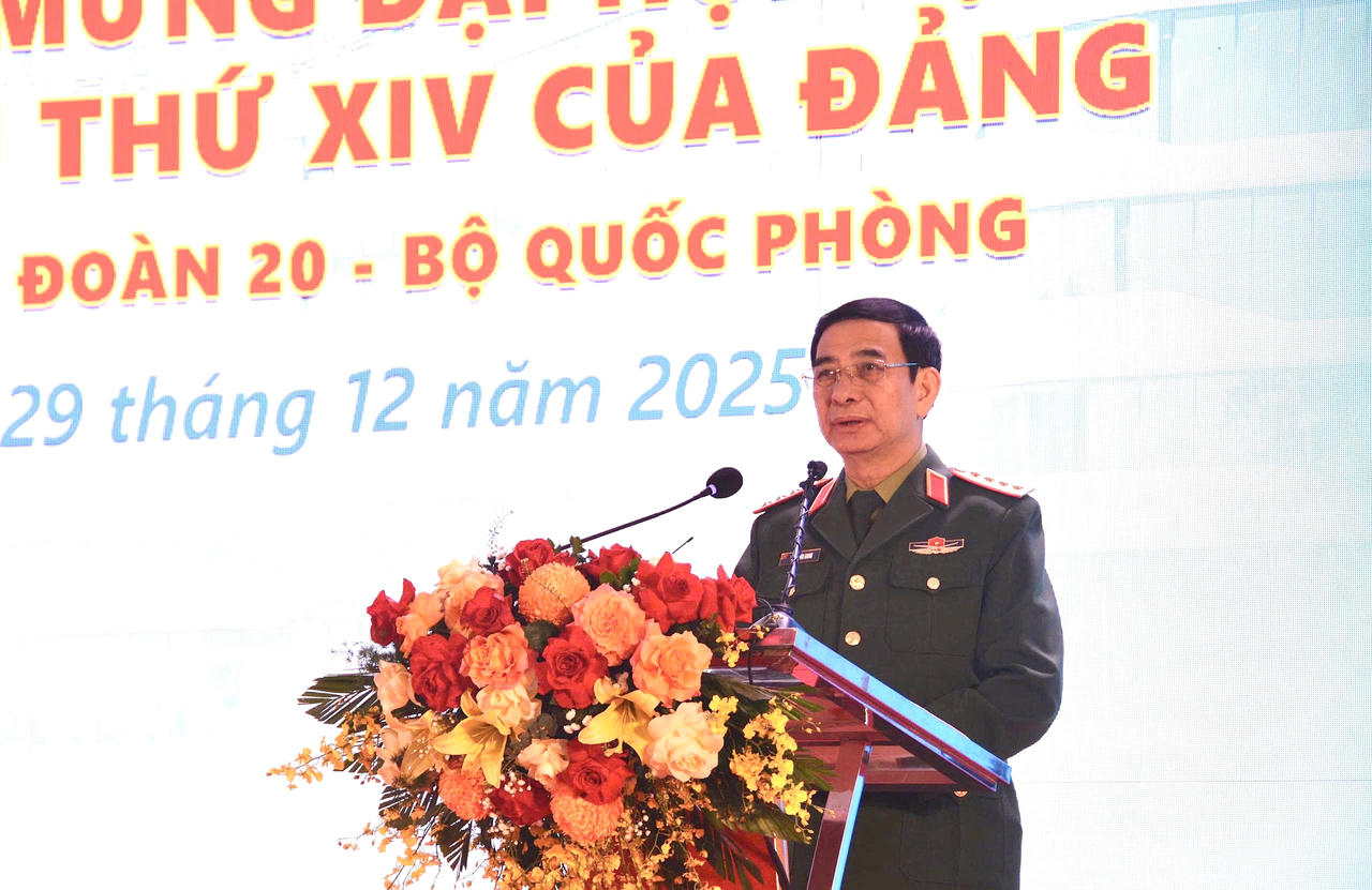 Bộ trưởng Bộ Quốc phòng Phan Văn Giang phát biểu tại lễ khởi công. (Ảnh: Sở VHTT&amp;DL Cao Bằng)