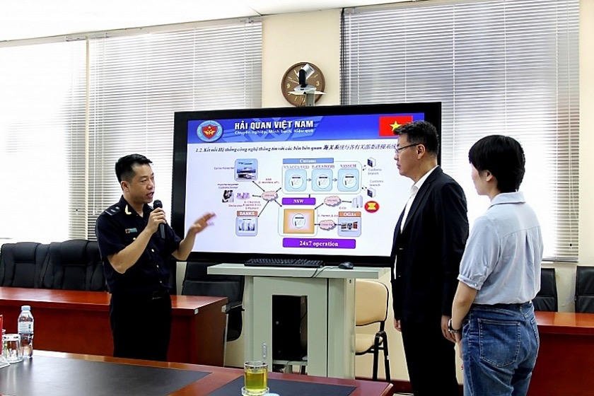 Cửa khẩu thông minh - 'đường thông hè thoáng' cho xuất, nhập hàng hóa