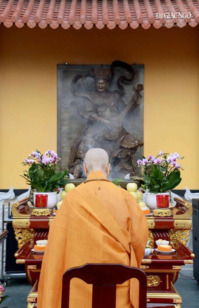 Đức Pháp chủ chủ trì Lễ an vị