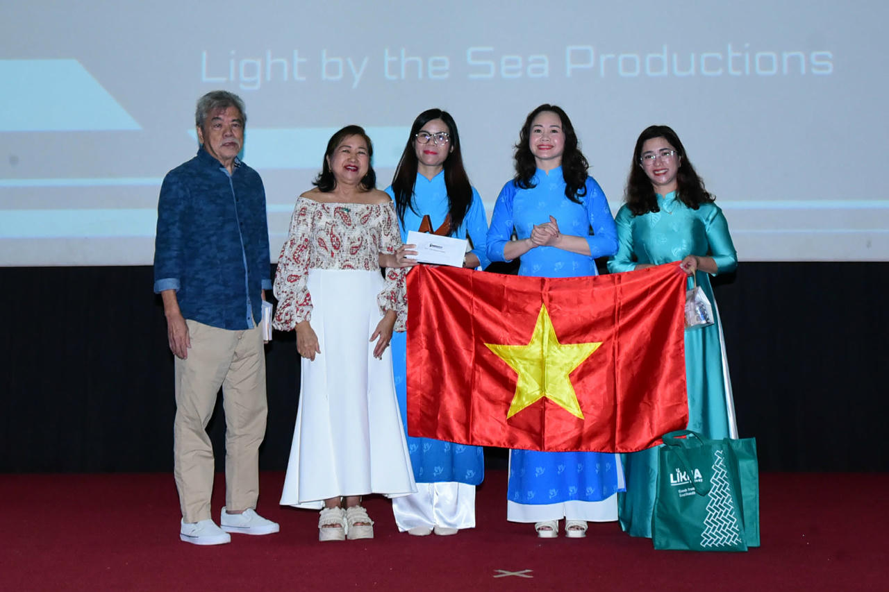 ‘Ánh sáng bên bờ biển’ của Hội LHPN Việt Nam được vinh danh Phim xuất sắc nhất tại SineMaya 2025