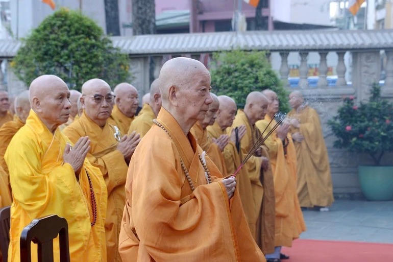 Thiêng liêng Lễ an vị xá-lợi Trái tim Bồ-tát Thích Quảng Đức vĩnh viễn tại tháp Đa Bảo - Việt Nam Quốc Tự