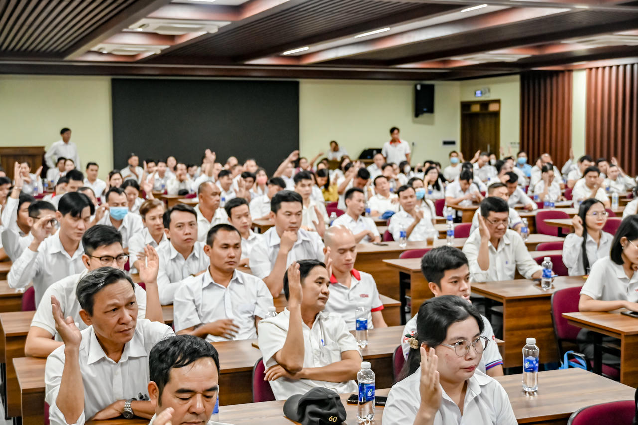 Các đại biểu tham dự hội nghị