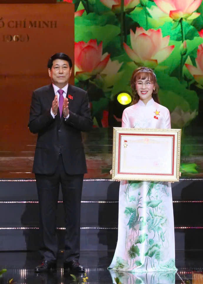 Tiến sĩ Nguyễn Thị Phương Thảo – biểu tượng phụ nữ doanh nhân thời kỳ đổi mới, tiêu biểu cho bản lĩnh, trí tuệ và khát vọng vươn lên của doanh nhân Việt Nam trong giai đoạn hội nhập.