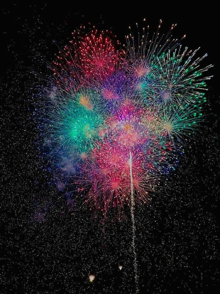 Nghi thức đếm ngược chào đón năm mới 2026 và Chương trình bắn pháo hoa tầm thấp 10 phút là điểm nhấn của mùa lễ hội..