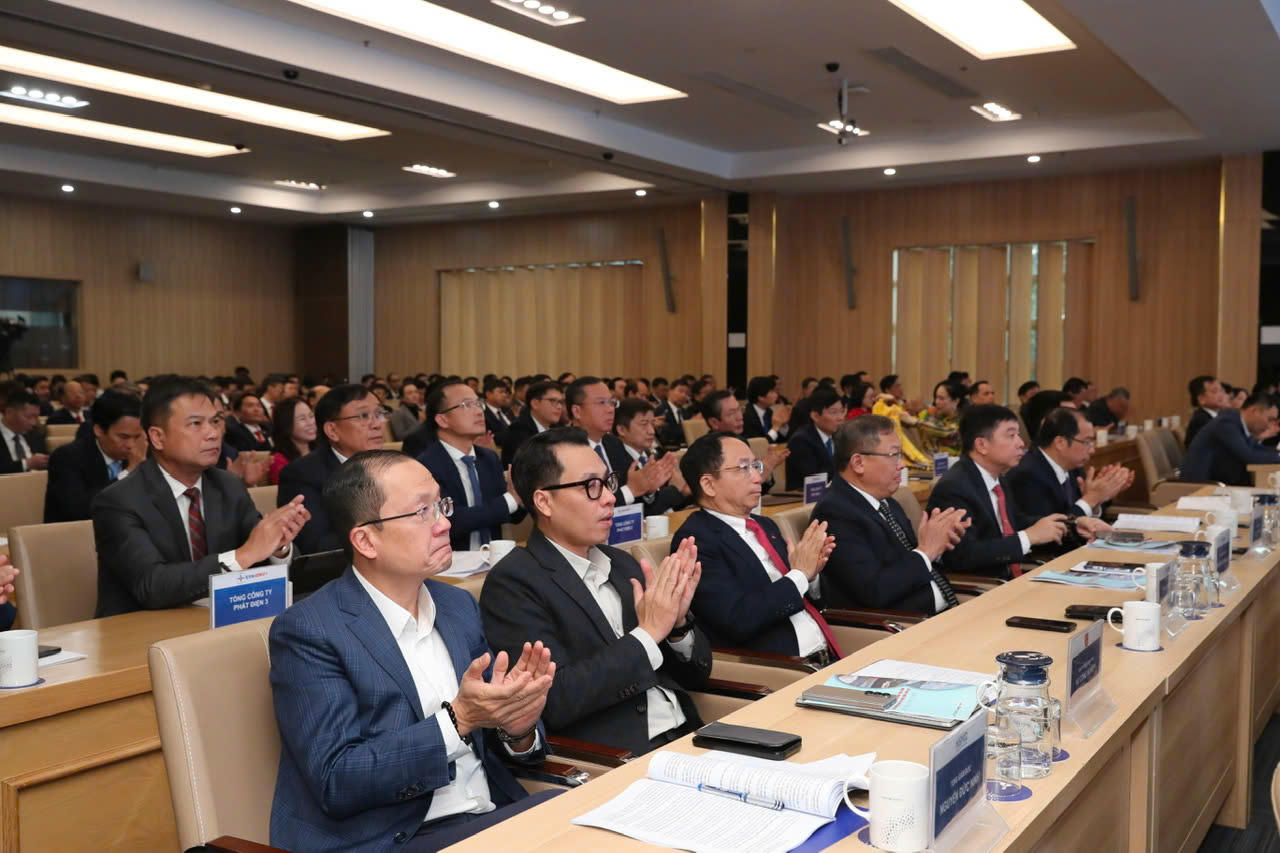 Các đại biểu dự hội nghị