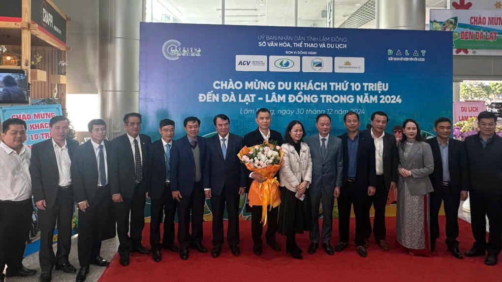 Lâm Đồng chào đón du khách đầu tiên năm mới 2026 với nhiều phần quà hấp dẫn 