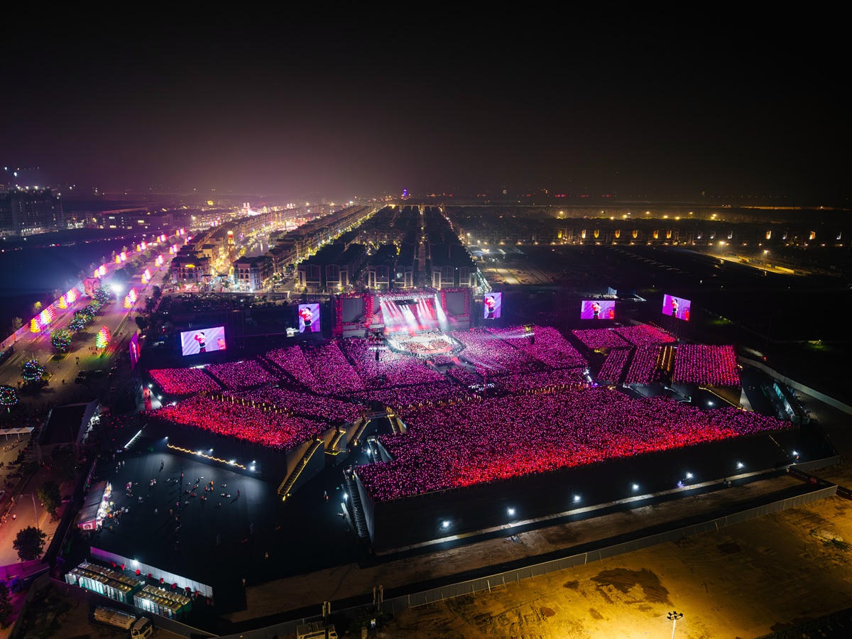 Gần 95.000 người “cháy hết mình” trong đại tiệc âm nhạc Y-Concert tại Vinhomes Ocean Park 3, Ocean City ngày 20/12 vừa qua.