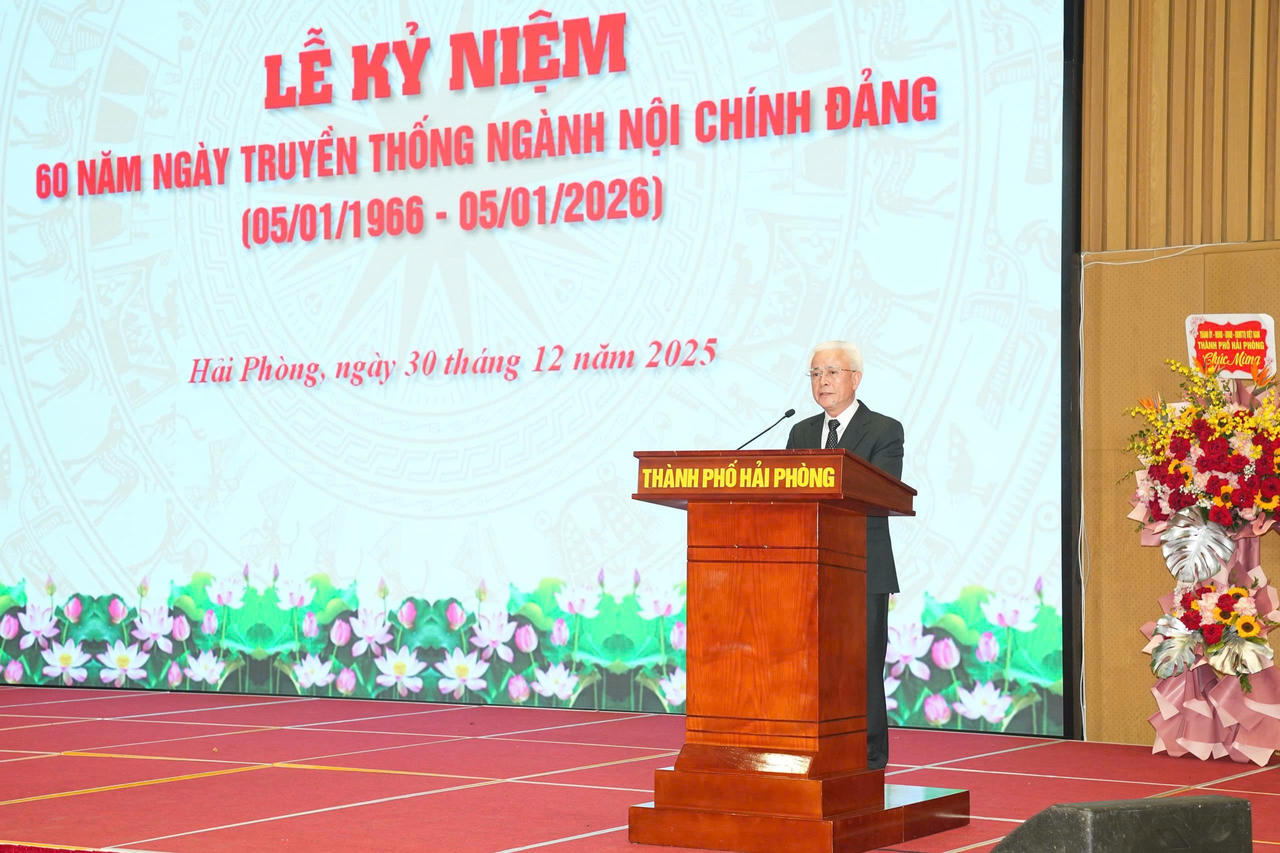 Trưởng Ban Nội chính Thành ủy Nguyễn Đình Chuyến phát biểu tại lễ kỷ niệm.
