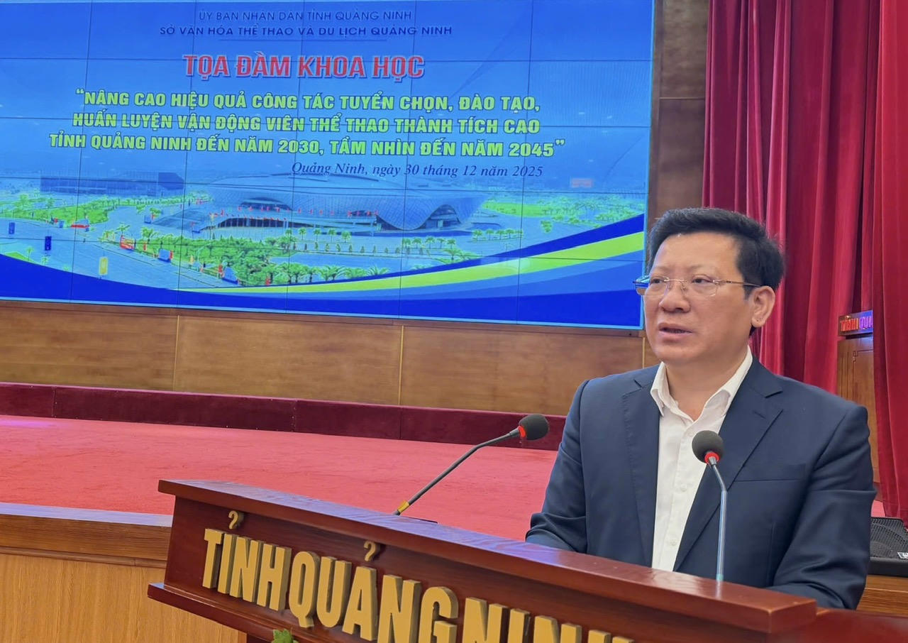 Giám đốc Sở Văn hóa, Thể thao và Du lịch tỉnh Quảng Ninh&nbsp;Nguyễn Việt Dũng phát biểu tại tọa đàm.